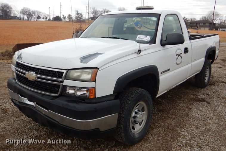image for item DH4310 2006 Chevrolet Silverado 2500HD pickup truck