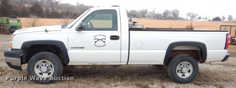 image for item DH4310 2006 Chevrolet Silverado 2500HD pickup truck