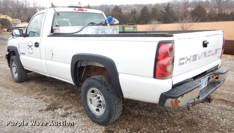 image for item DH4310 2006 Chevrolet Silverado 2500HD pickup truck