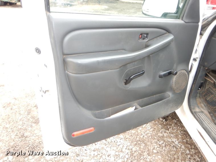 image for item DH4310 2006 Chevrolet Silverado 2500HD pickup truck