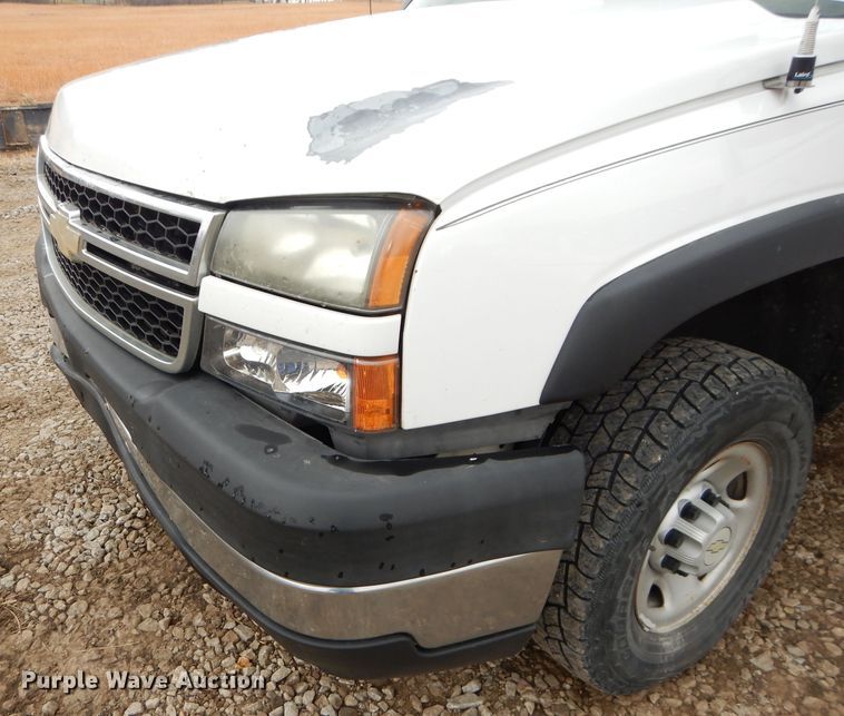 image for item DH4310 2006 Chevrolet Silverado 2500HD pickup truck