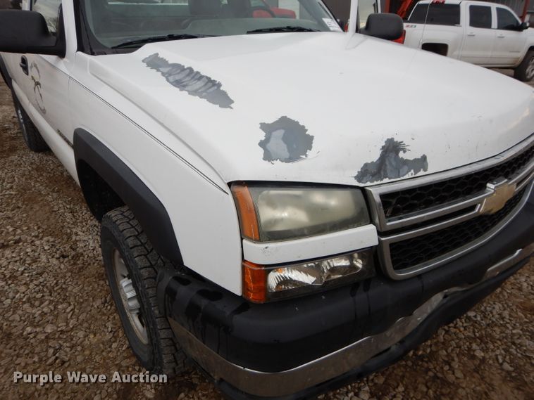 image for item DH4310 2006 Chevrolet Silverado 2500HD pickup truck