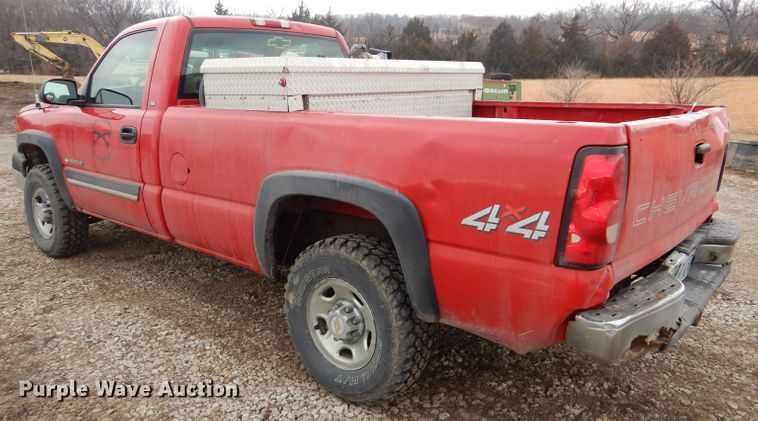 image for item DH4311 2004 Chevrolet Silverado 2500HD pickup truck