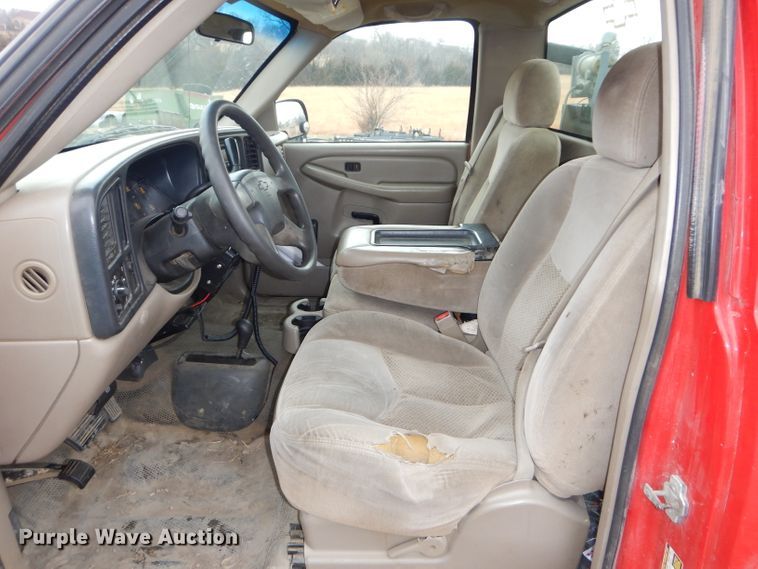 image for item DH4311 2004 Chevrolet Silverado 2500HD pickup truck