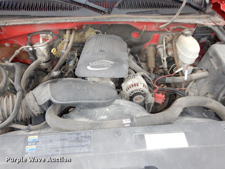 image for item DH4311 2004 Chevrolet Silverado 2500HD pickup truck