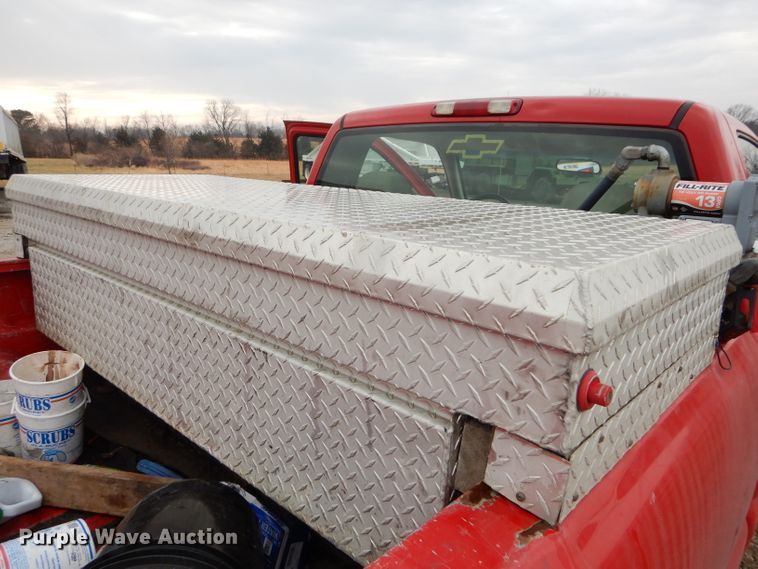 image for item DH4311 2004 Chevrolet Silverado 2500HD pickup truck