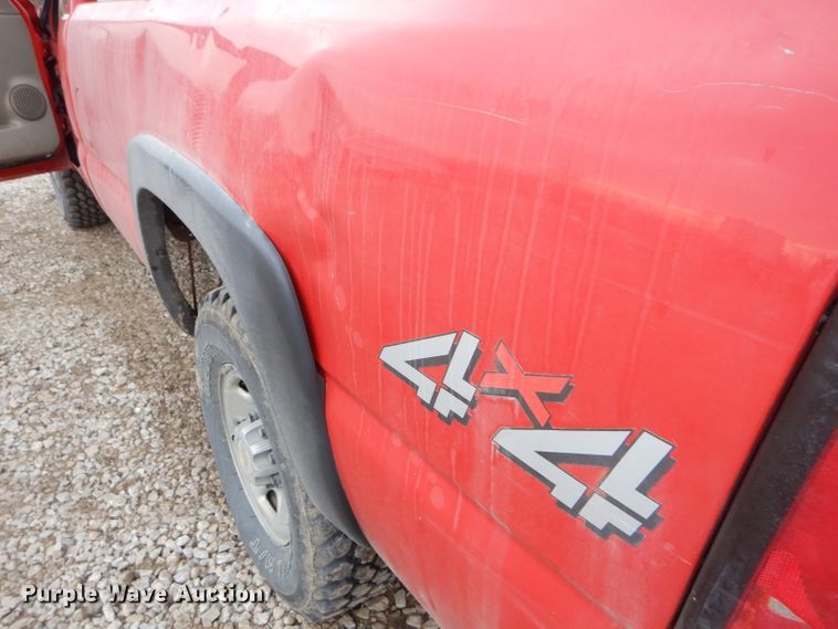 image for item DH4311 2004 Chevrolet Silverado 2500HD pickup truck