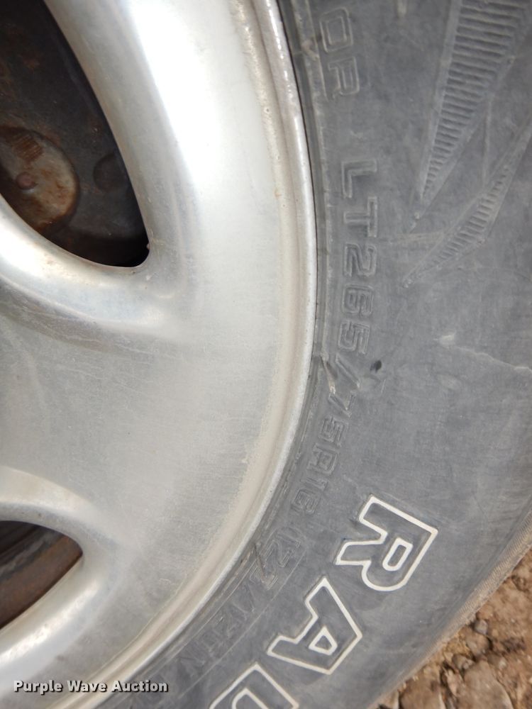 image for item DH4311 2004 Chevrolet Silverado 2500HD pickup truck