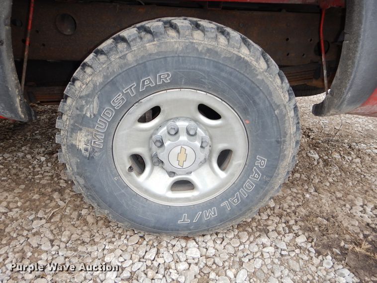 image for item DH4311 2004 Chevrolet Silverado 2500HD pickup truck