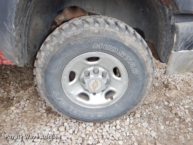 image for item DH4311 2004 Chevrolet Silverado 2500HD pickup truck