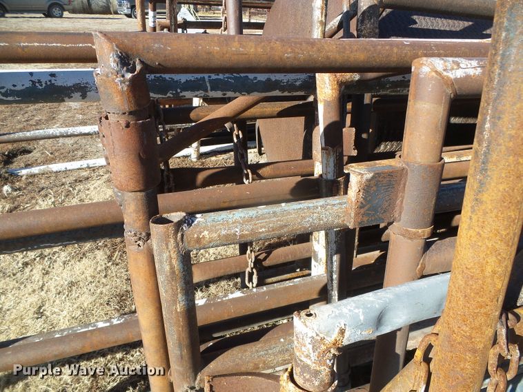 image for item DH4749 Approximately 13 pipe gates