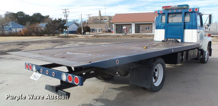 image for item DH4758 1971 Ford LN500 rollback truck