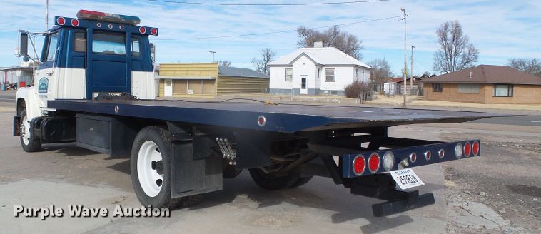 image for item DH4758 1971 Ford LN500 rollback truck