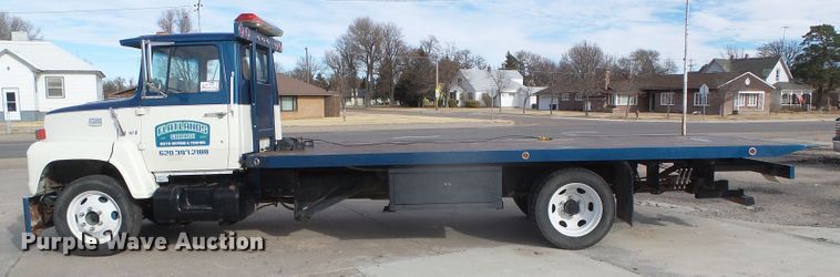 image for item DH4758 1971 Ford LN500 rollback truck