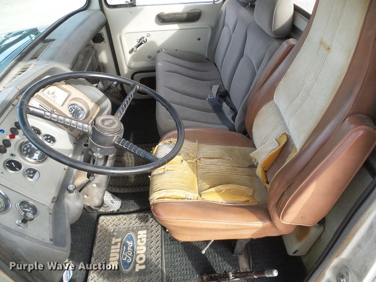 image for item DH4758 1971 Ford LN500 rollback truck