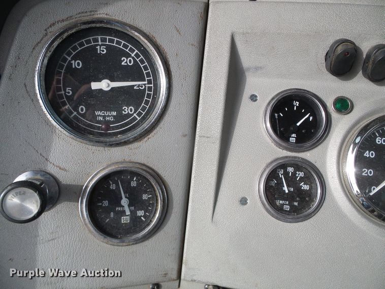 image for item DH4758 1971 Ford LN500 rollback truck