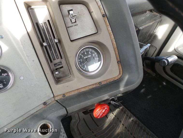 image for item DH4758 1971 Ford LN500 rollback truck