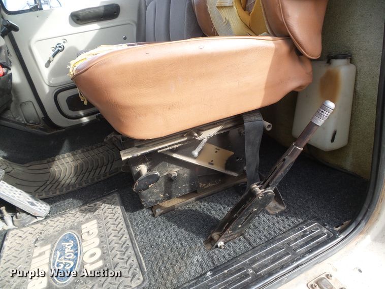 image for item DH4758 1971 Ford LN500 rollback truck