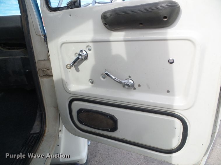 image for item DH4758 1971 Ford LN500 rollback truck