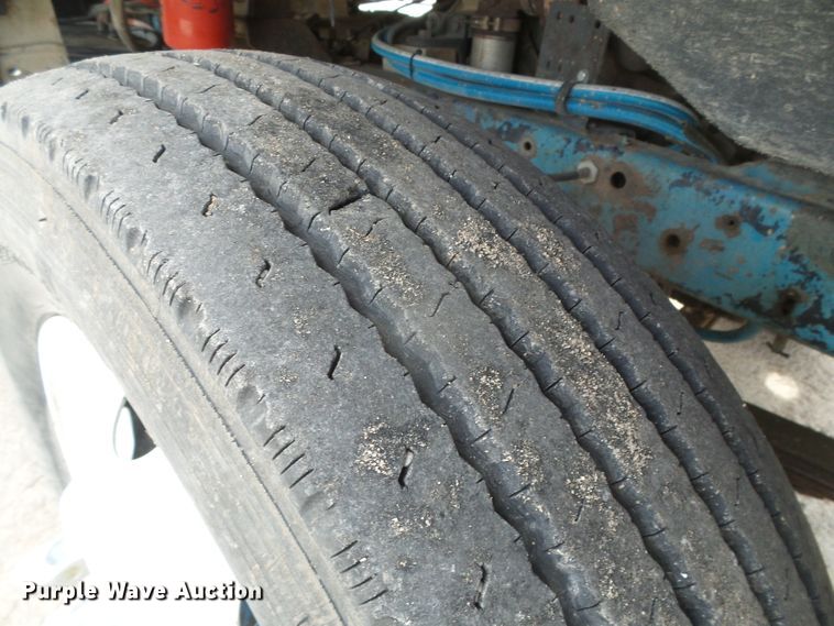 image for item DH4758 1971 Ford LN500 rollback truck