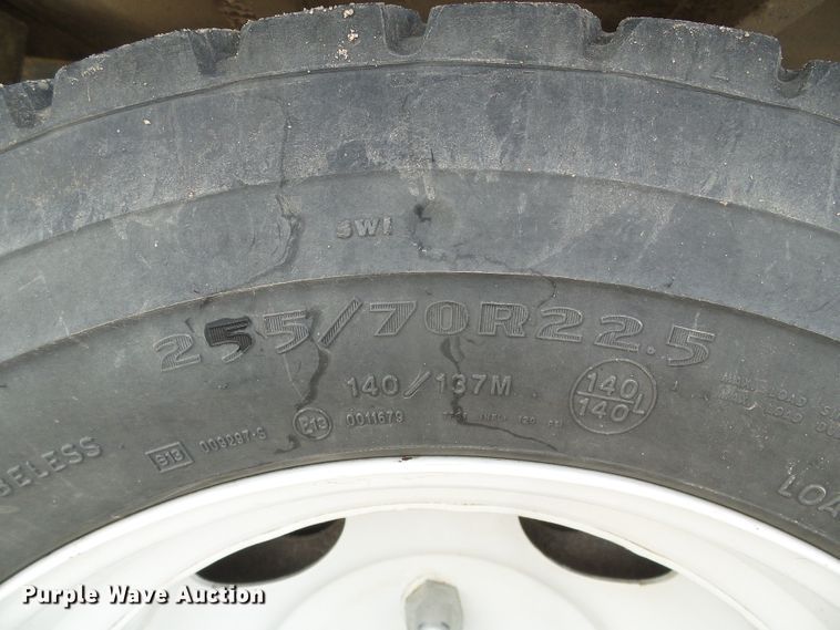 image for item DH4758 1971 Ford LN500 rollback truck