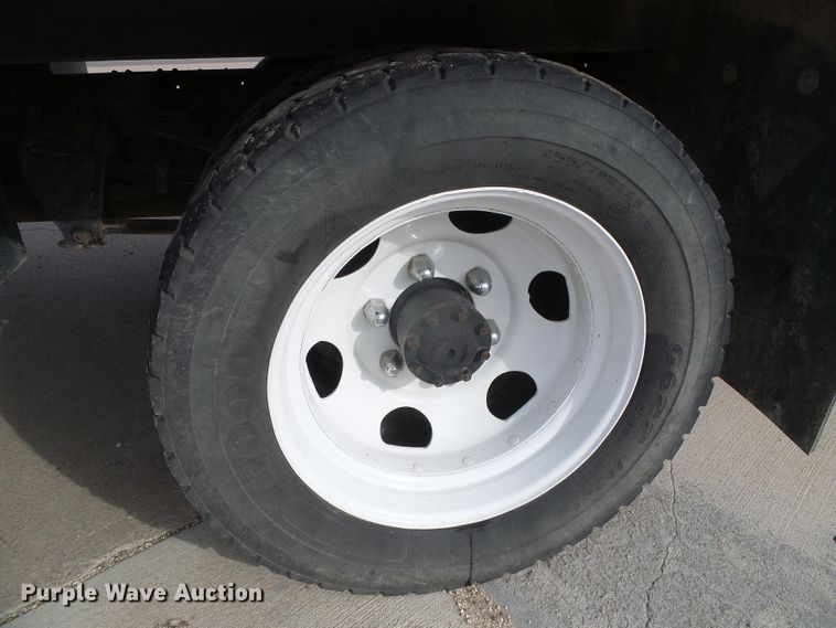 image for item DH4758 1971 Ford LN500 rollback truck