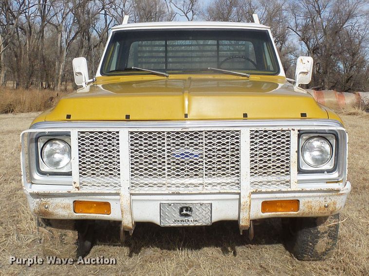 image for item DH4760 1972 Chevrolet Custom 20 flatbed pickup truck