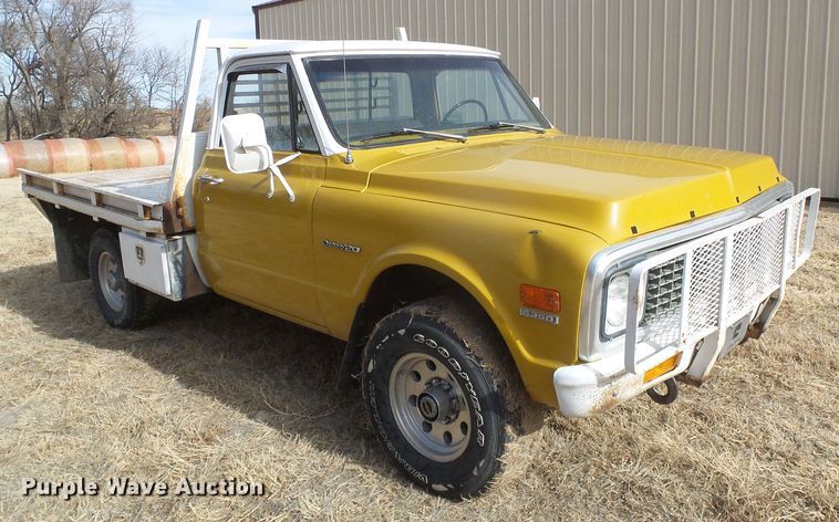 image for item DH4760 1972 Chevrolet Custom 20 flatbed pickup truck