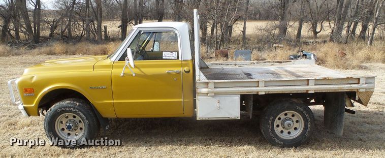 image for item DH4760 1972 Chevrolet Custom 20 flatbed pickup truck