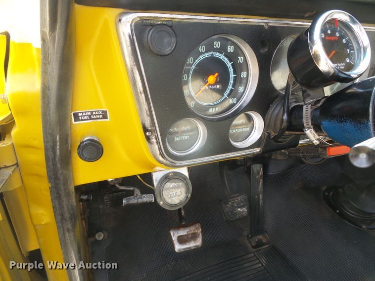 image for item DH4760 1972 Chevrolet Custom 20 flatbed pickup truck