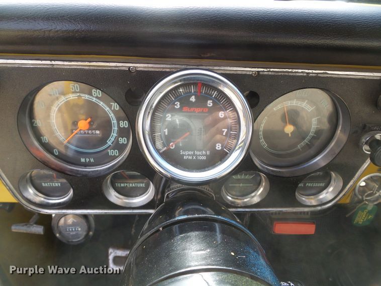 image for item DH4760 1972 Chevrolet Custom 20 flatbed pickup truck