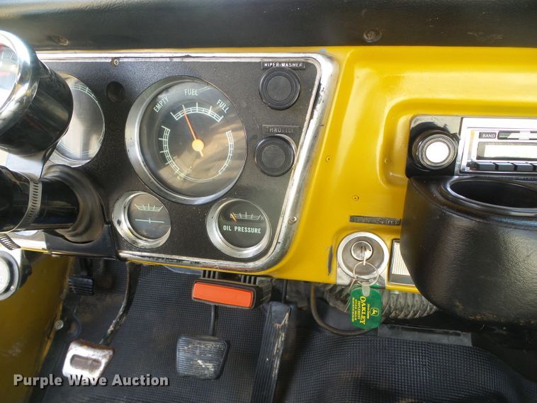 image for item DH4760 1972 Chevrolet Custom 20 flatbed pickup truck