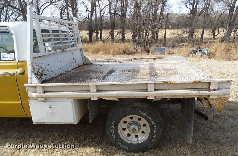 image for item DH4760 1972 Chevrolet Custom 20 flatbed pickup truck