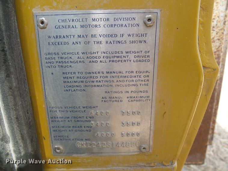 image for item DH4760 1972 Chevrolet Custom 20 flatbed pickup truck