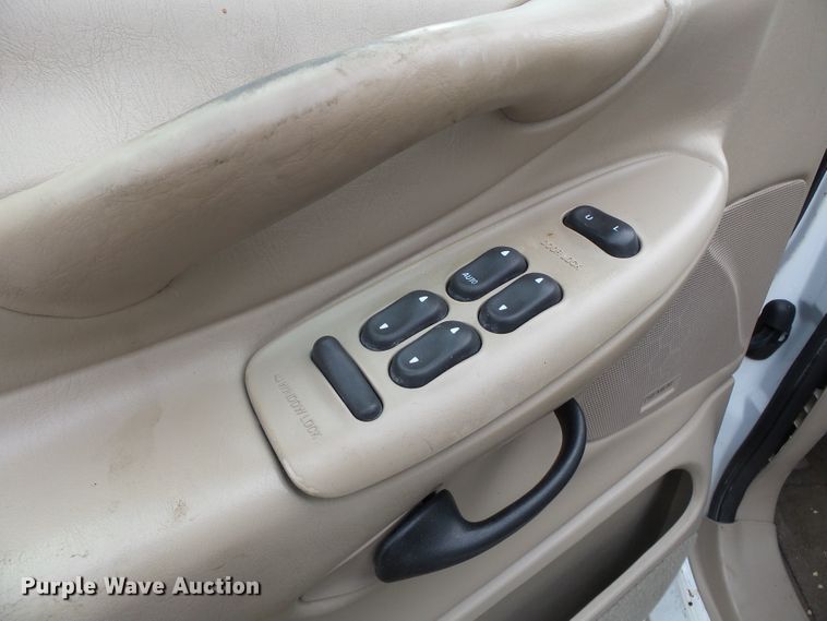 image for item DH7829 2000 Ford Expedition XLT SUV