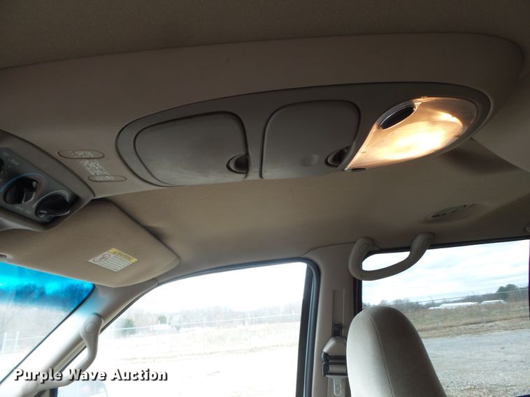 image for item DH7829 2000 Ford Expedition XLT SUV