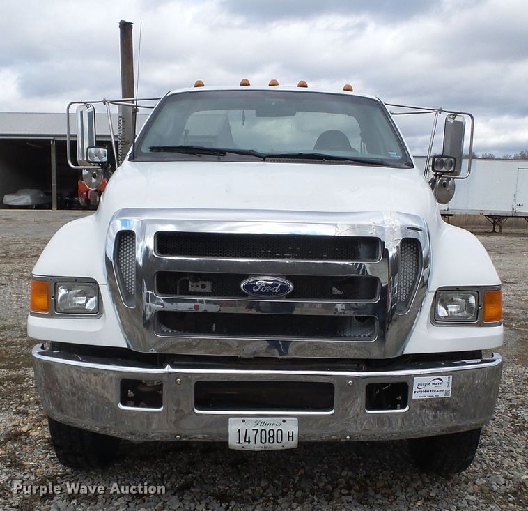 image for item DH7830 2006 Ford F650 Super Duty XLT truck cab and chassis