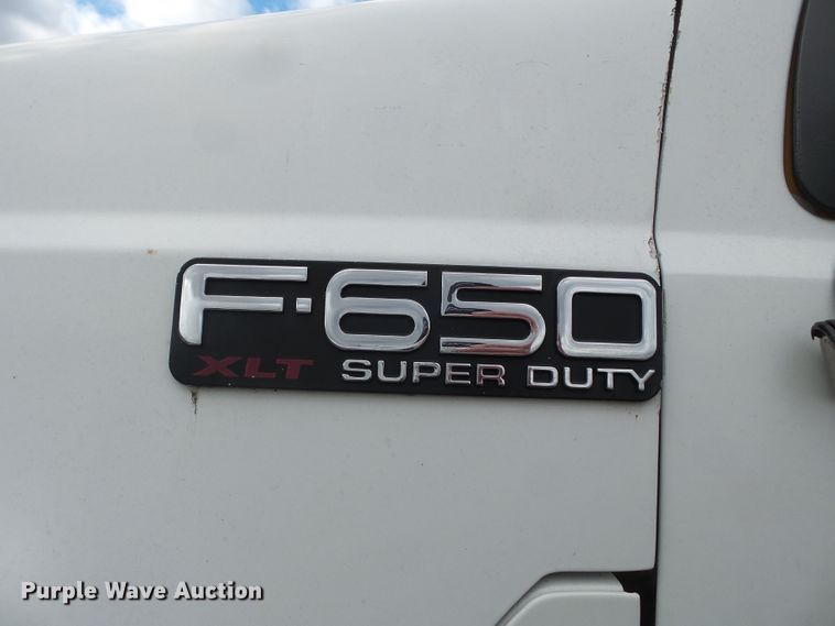 image for item DH7830 2006 Ford F650 Super Duty XLT truck cab and chassis