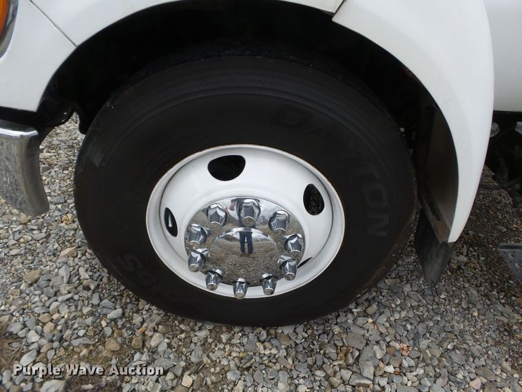 image for item DH7830 2006 Ford F650 Super Duty XLT truck cab and chassis