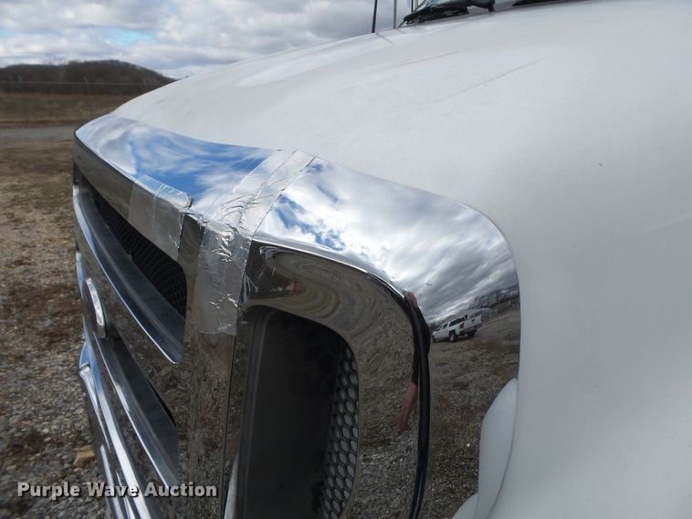 image for item DH7830 2006 Ford F650 Super Duty XLT truck cab and chassis