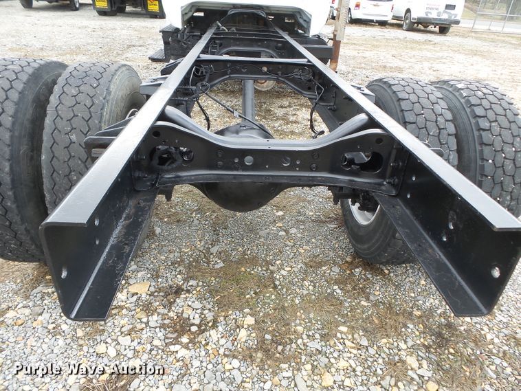 image for item DH7830 2006 Ford F650 Super Duty XLT truck cab and chassis