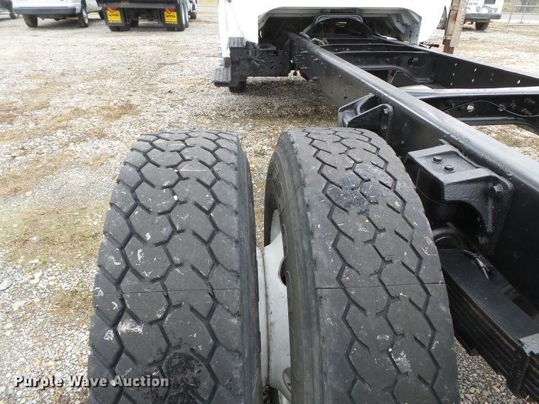 image for item DH7830 2006 Ford F650 Super Duty XLT truck cab and chassis