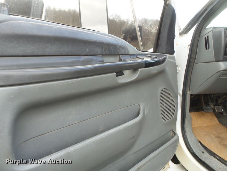 image for item DH7830 2006 Ford F650 Super Duty XLT truck cab and chassis