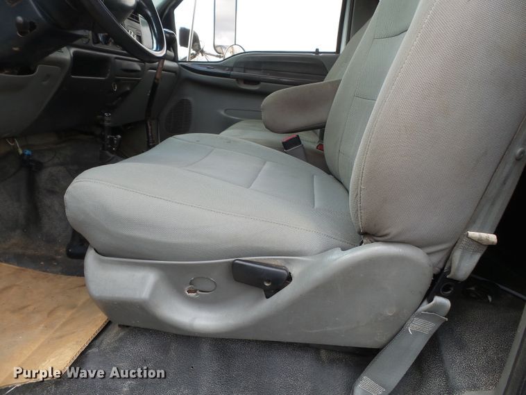 image for item DH7830 2006 Ford F650 Super Duty XLT truck cab and chassis