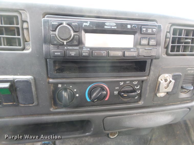 image for item DH7830 2006 Ford F650 Super Duty XLT truck cab and chassis