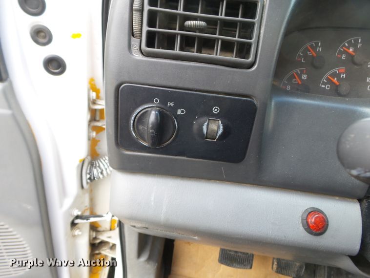 image for item DH7830 2006 Ford F650 Super Duty XLT truck cab and chassis