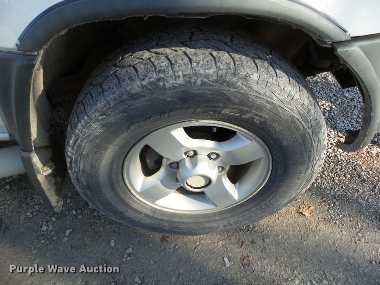 image for item EM9860 2004 Nissan Xterra SE SUV