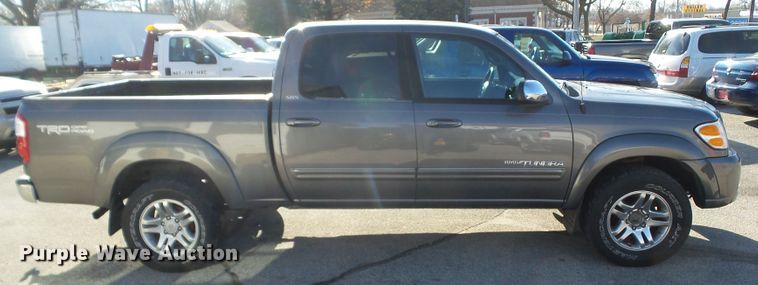image for item EM9894 2004 Toyota Tundra Double Cab pickup truck