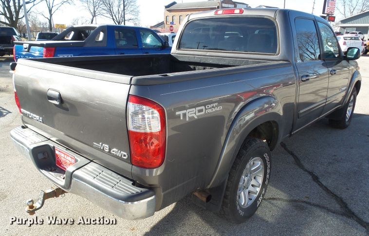 image for item EM9894 2004 Toyota Tundra Double Cab pickup truck