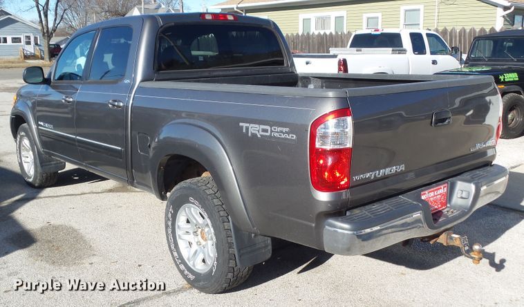 image for item EM9894 2004 Toyota Tundra Double Cab pickup truck